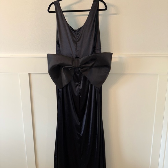 SHEIN Black Sleeveless square Neck Gown with bow back - Picture 2 of 3